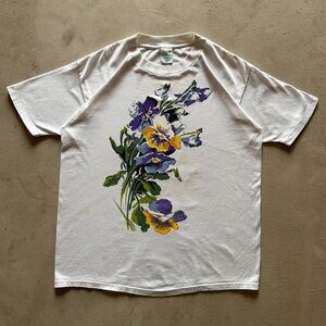 vintage white floral tshirt